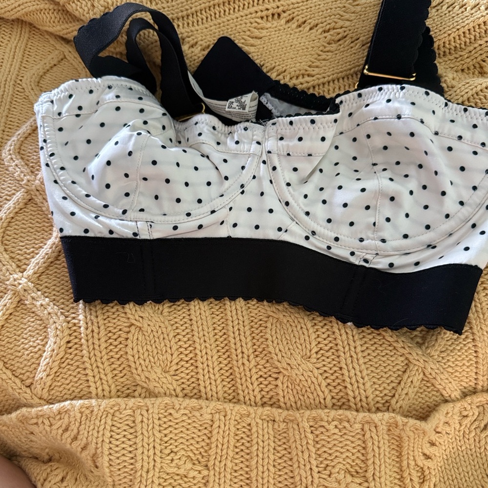 Free People Black and White Polka Dot Bra
New without tags!!!!